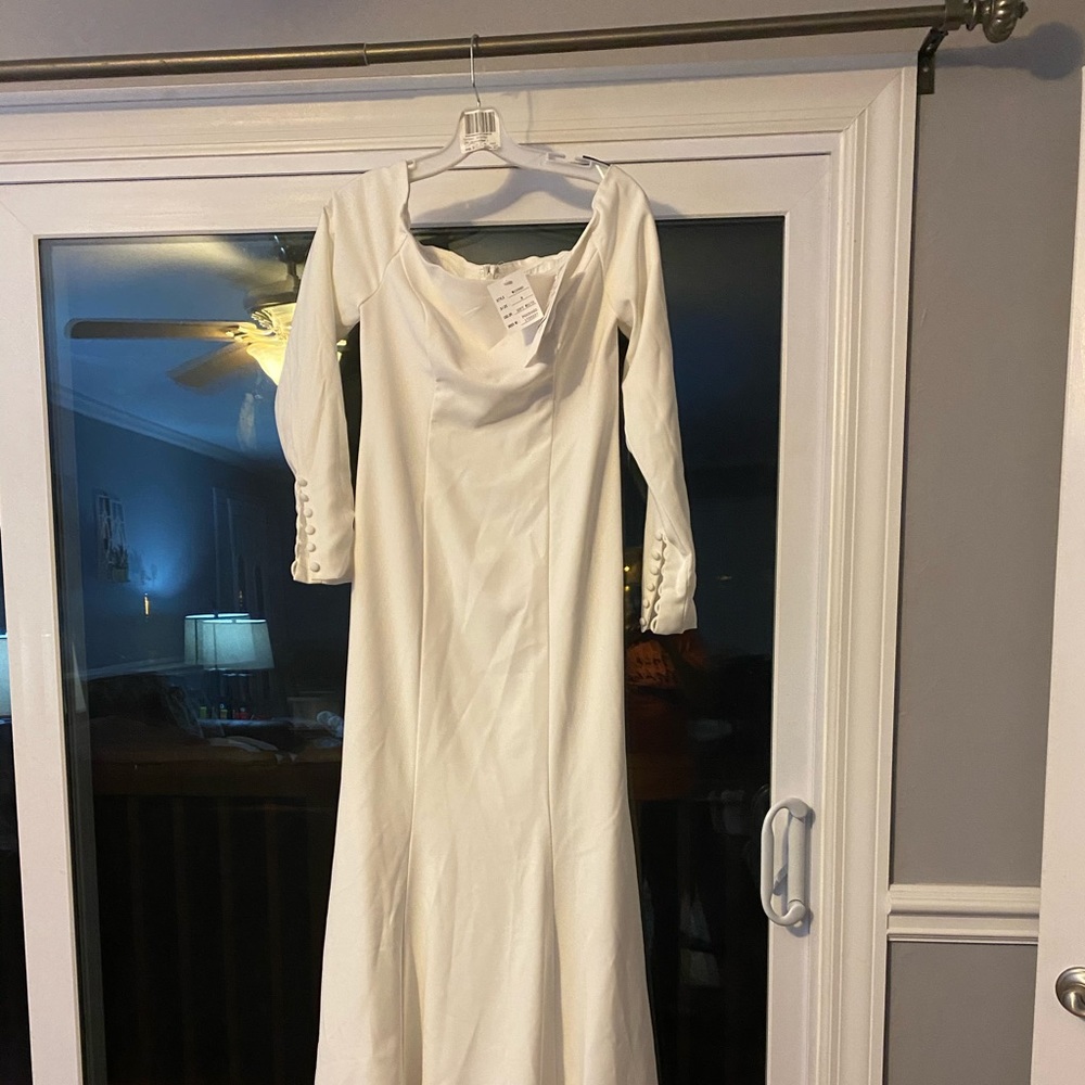 NWT David’s Bridal Size 8 wedding dress